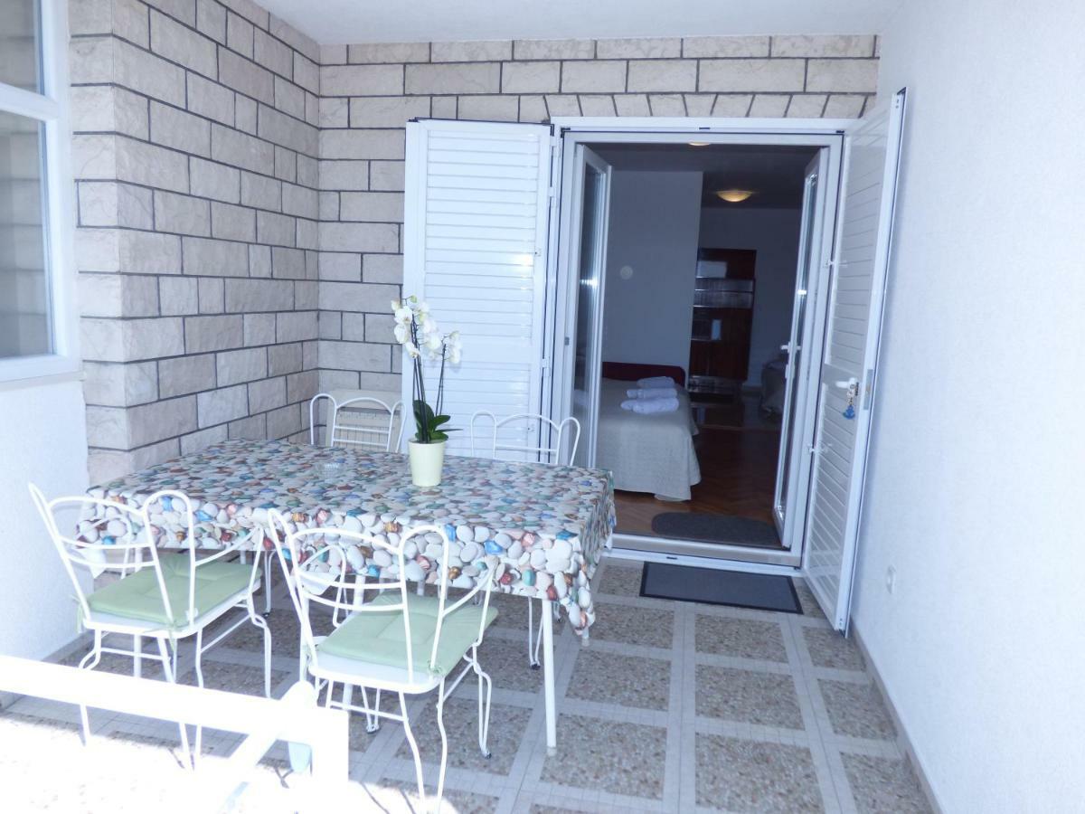 Apartmani Dalija Tucepi Exterior photo